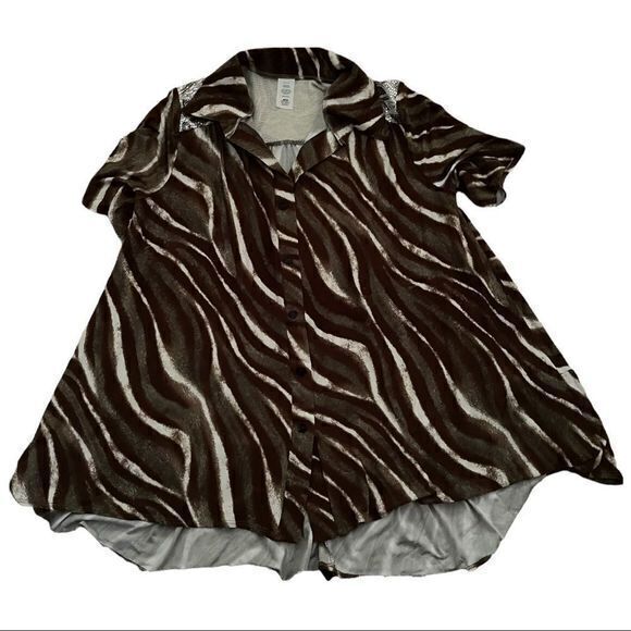 Sol R.H.R Women Button Up Blouse Hi-Low Collared Short Sleeve Animal Print Small - Picture 1 of 5